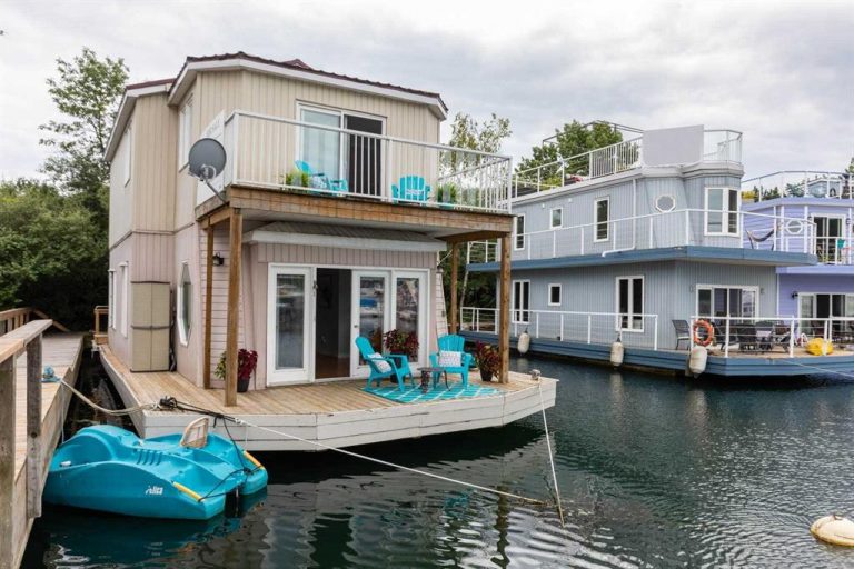 Toronto Float Homes